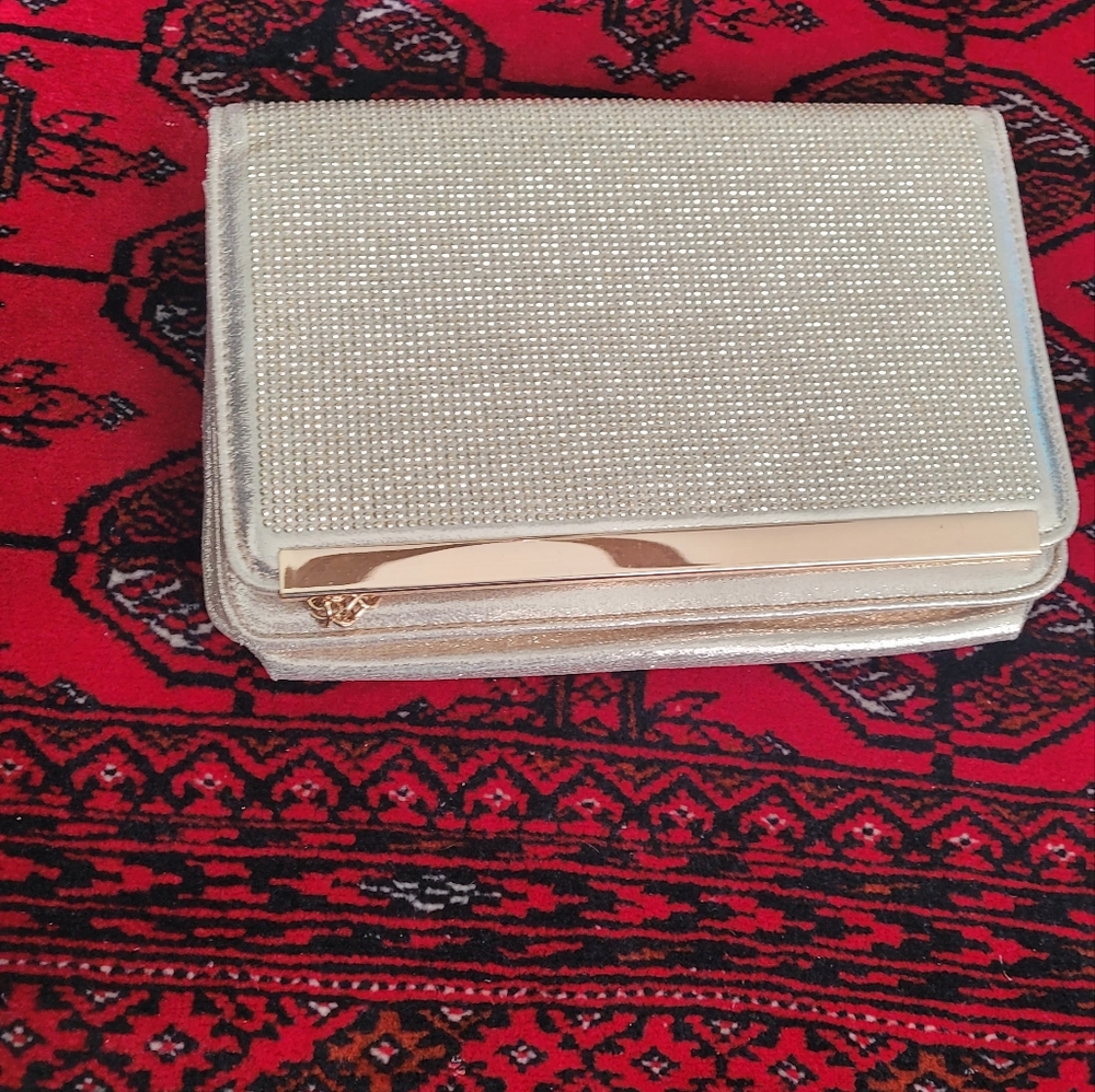 Elegant Gold Chain Shoulder Bag